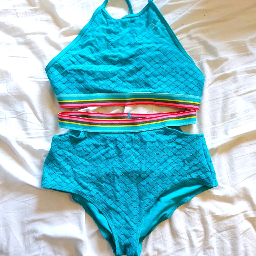 CUTE! Aerie high neck bikini set size M